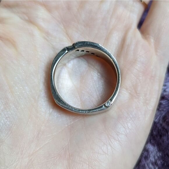 customāMarkĀ Schneiderā
weddingā
band - Picture 4 of 7